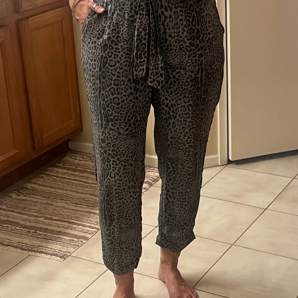 Rewash Women's Grey Leopard Print Tie-Waist Pants